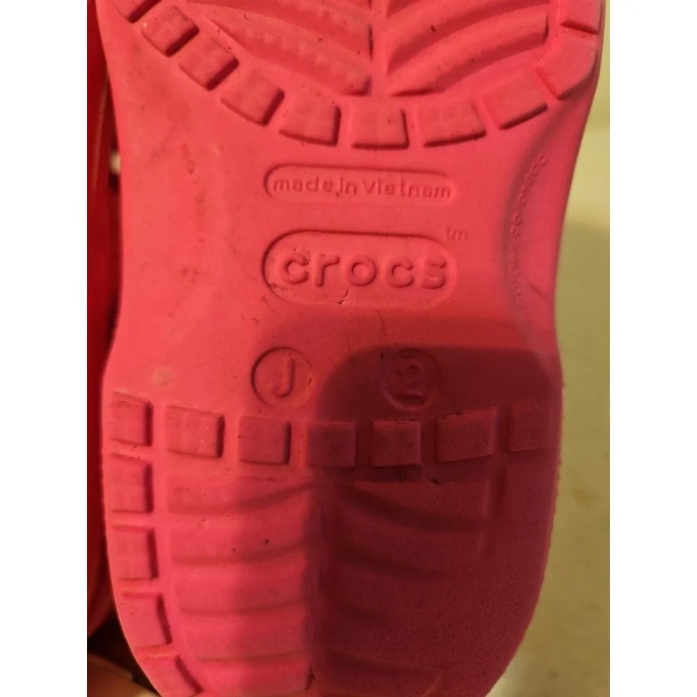 Crocs‎ Sandals Size J-2 Classic Neon Highlighter Pink Kids Crocs